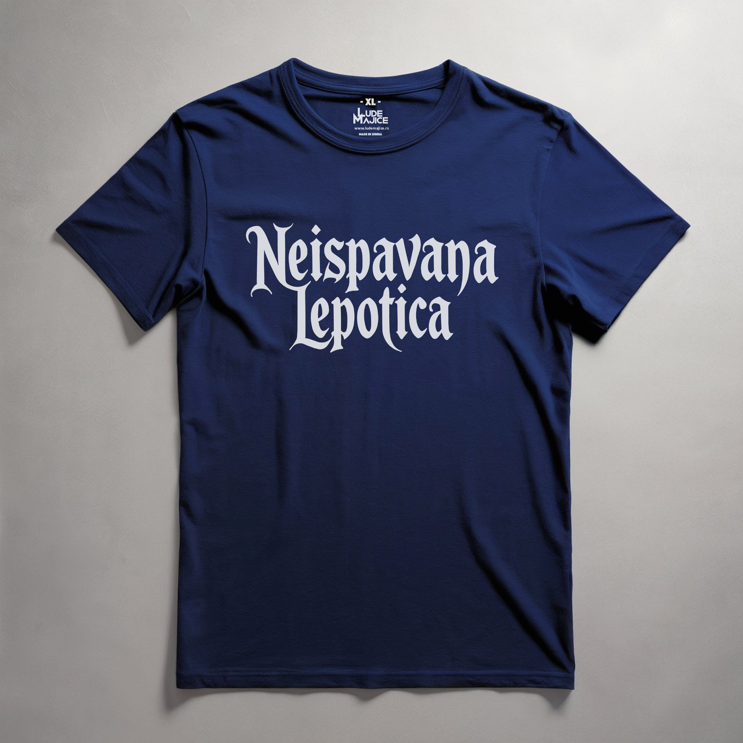 Neispavana lepota majica