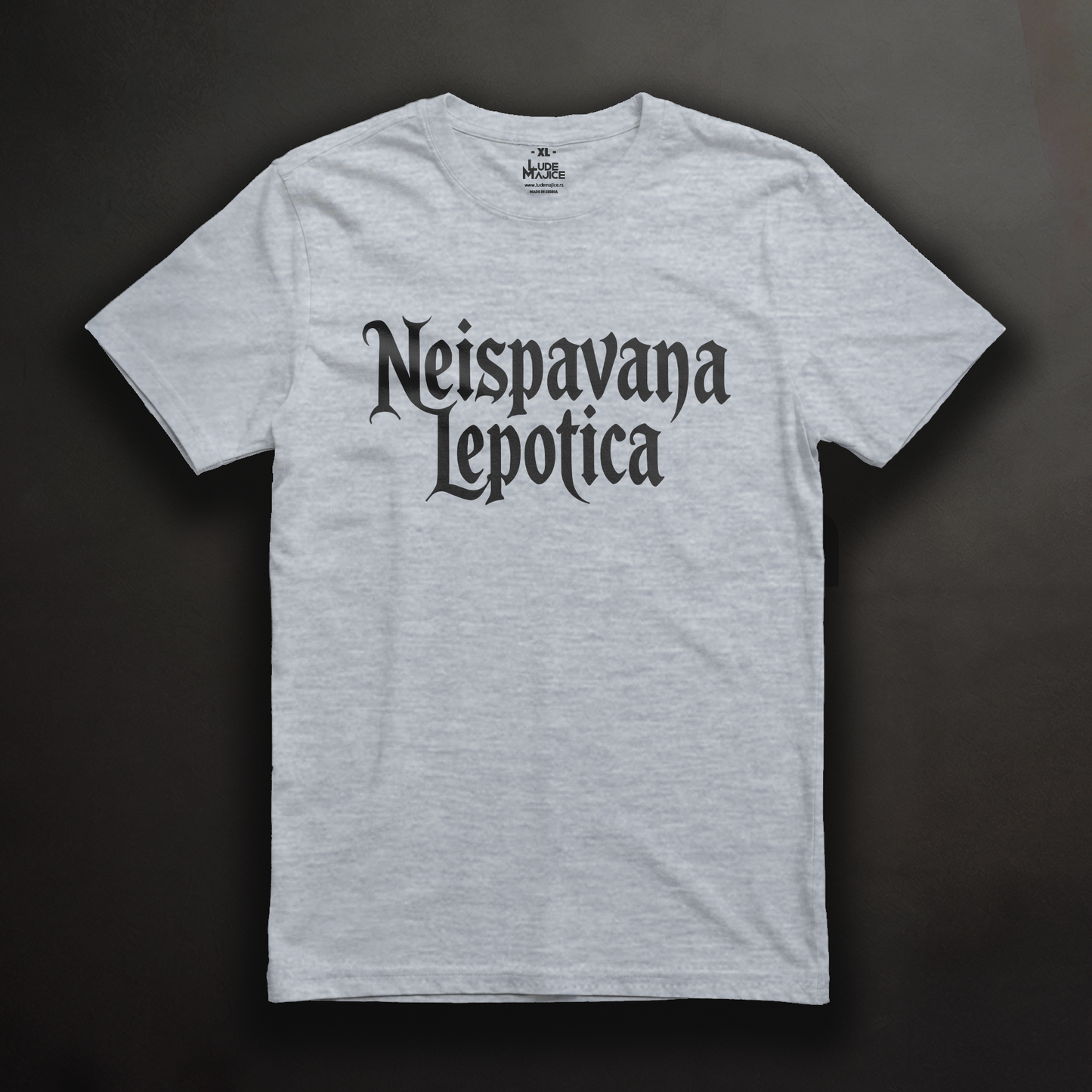 Neispavana lepota majica
